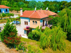 Comfort villa with garden and view